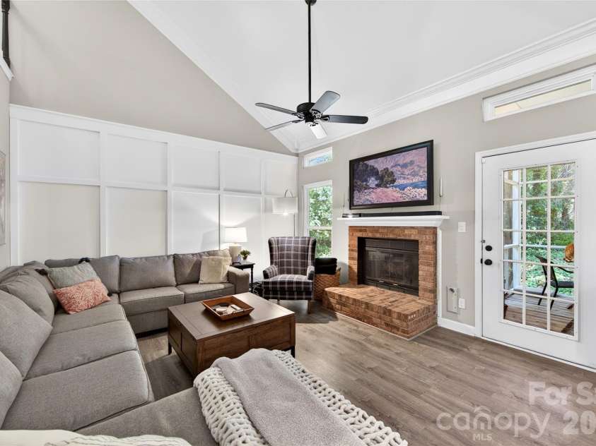 803 Water Wheel Court, Charlotte, NC 28209.  MLS# CAR4384715, YatesRealty ID 27337. 