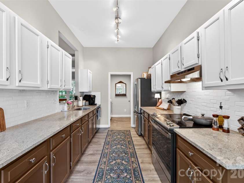 803 Water Wheel Court, Charlotte, NC 28209.  MLS# CAR4384715, YatesRealty ID 27337. 