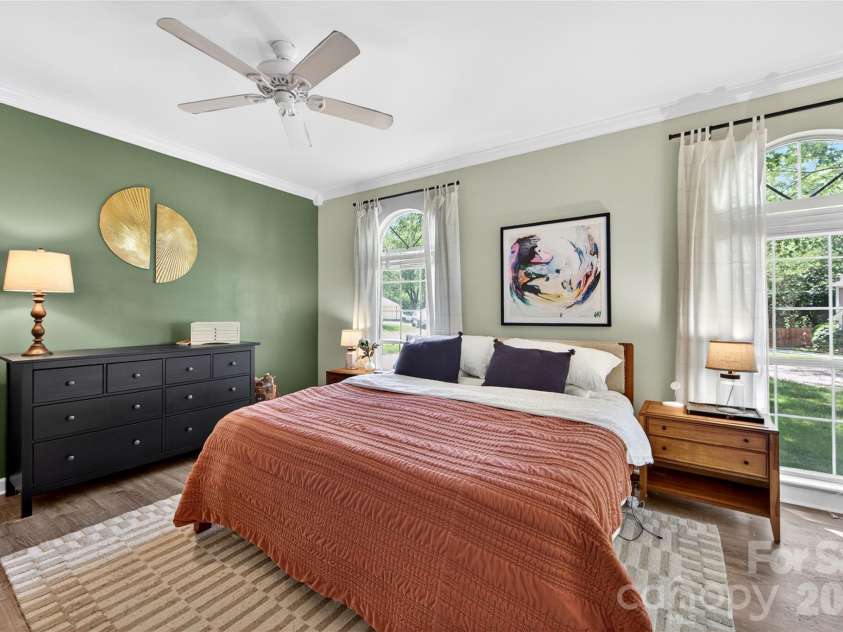 803 Water Wheel Court, Charlotte, NC 28209.  MLS# CAR4384715, YatesRealty ID 27337. Primary Bedroom is spacious with nice light coming from 3 different windows.