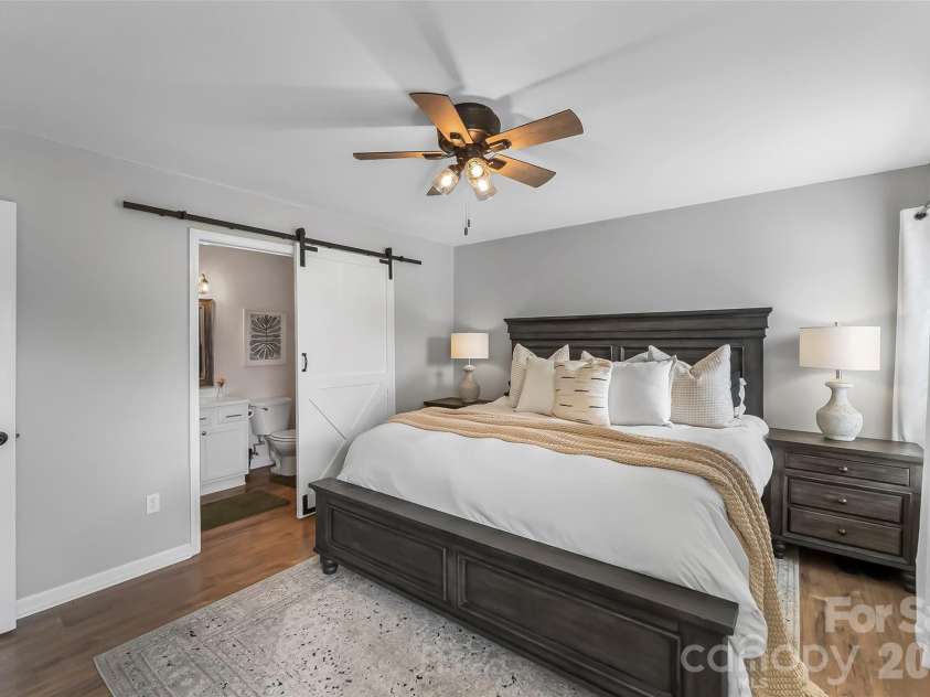 122 Fallen Spruce Drive, Asheville, NC 28806.  MLS# CAR4376844, YatesRealty ID 27338. 