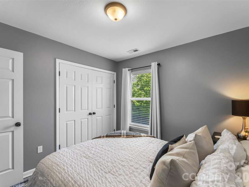122 Fallen Spruce Drive, Asheville, NC 28806.  MLS# CAR4376844, YatesRealty ID 27338. 