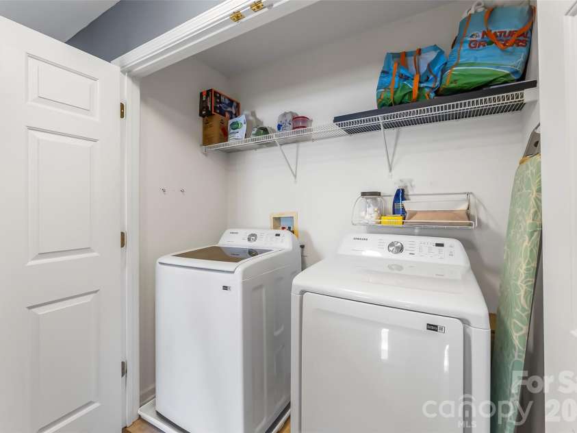 122 Fallen Spruce Drive, Asheville, NC 28806.  MLS# CAR4376844, YatesRealty ID 27338. 