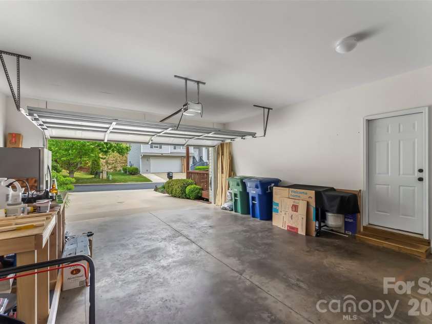 122 Fallen Spruce Drive, Asheville, NC 28806.  MLS# CAR4376844, YatesRealty ID 27338. 