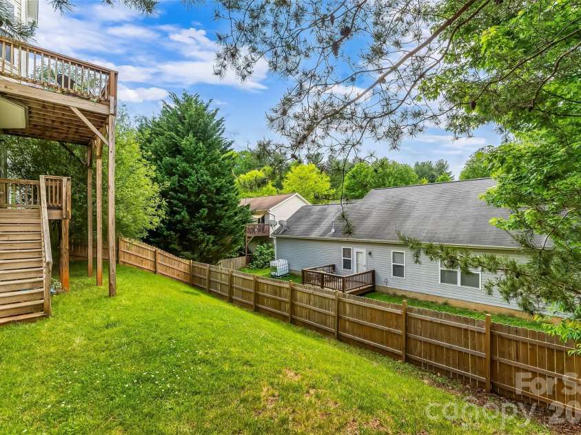 122 Fallen Spruce Drive, Asheville, NC 28806.  MLS# CAR4376844, YatesRealty ID 27338. 