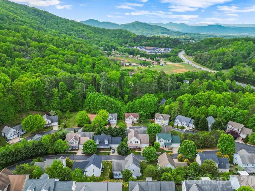 122 Fallen Spruce Drive, Asheville, NC 28806.  MLS# CAR4376844, YatesRealty ID 27338. 