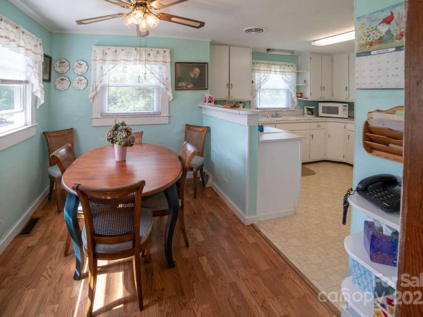 7610 Linville Falls Highway, Newland, NC 28657.  MLS# CAR4275283, YatesRealty ID 27338. Dining Area/Kitchen