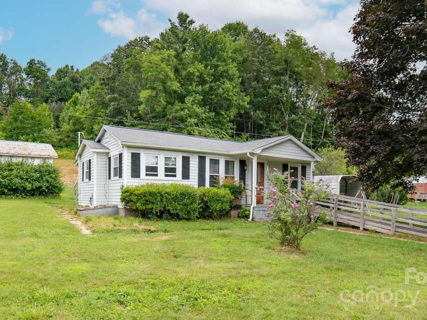 7610 Linville Falls Highway, Newland, NC 28657.  MLS# CAR4275283, YatesRealty ID 27338. Main View