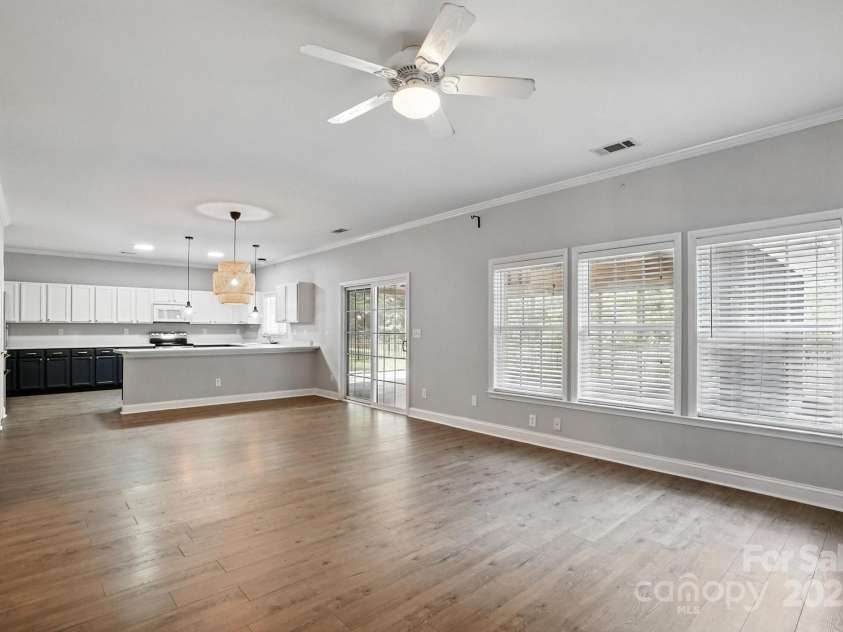 9139 Seamill Road, Charlotte, NC 28278.  MLS# CAR4279931, YatesRealty ID 27339. 