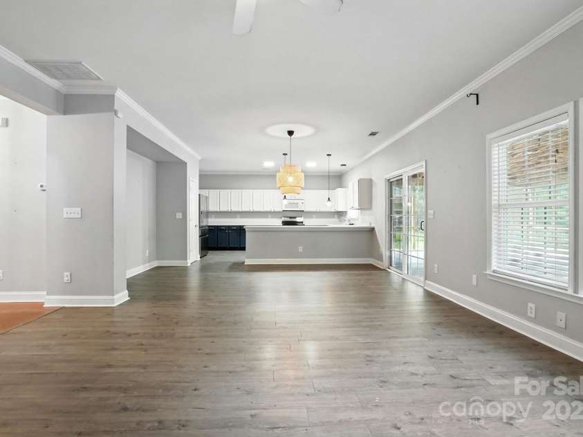 9139 Seamill Road, Charlotte, NC 28278.  MLS# CAR4279931, YatesRealty ID 27339. 