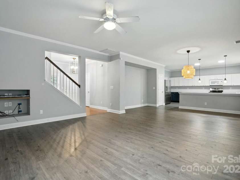 9139 Seamill Road, Charlotte, NC 28278.  MLS# CAR4279931, YatesRealty ID 27339. 