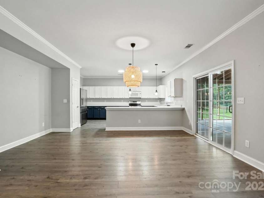 9139 Seamill Road, Charlotte, NC 28278.  MLS# CAR4279931, YatesRealty ID 27339. 