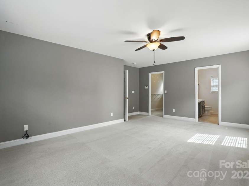 9139 Seamill Road, Charlotte, NC 28278.  MLS# CAR4279931, YatesRealty ID 27339. 