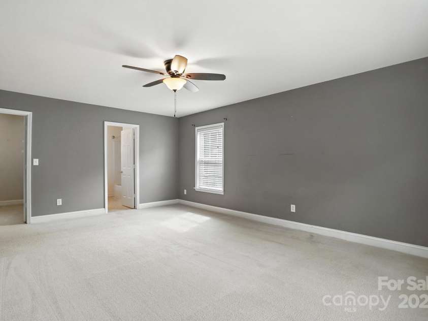 9139 Seamill Road, Charlotte, NC 28278.  MLS# CAR4279931, YatesRealty ID 27339. 