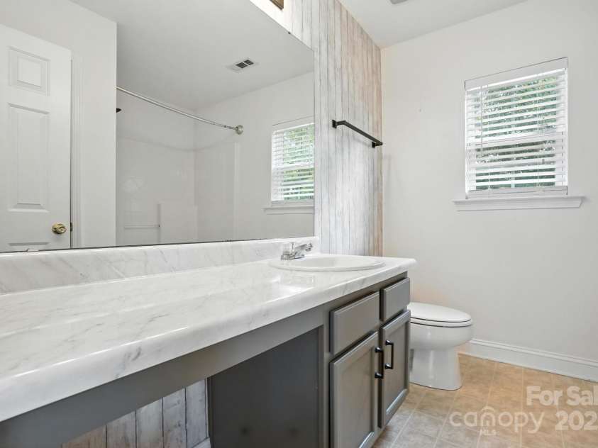 9139 Seamill Road, Charlotte, NC 28278.  MLS# CAR4279931, YatesRealty ID 27339. 