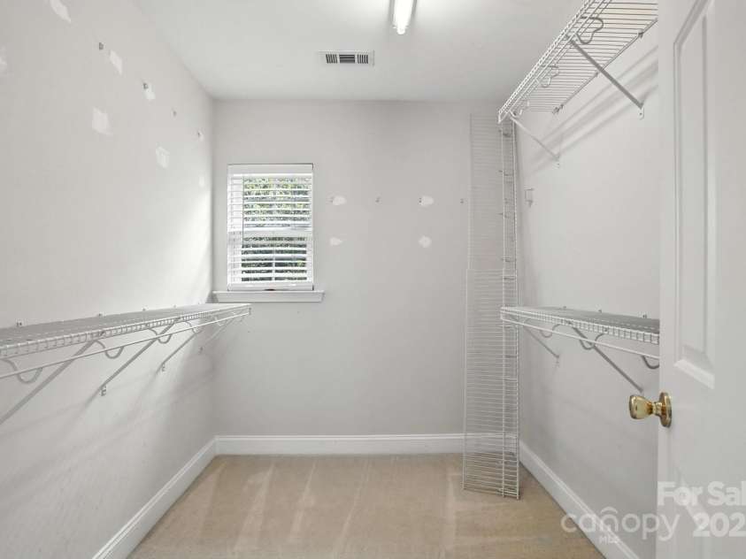 9139 Seamill Road, Charlotte, NC 28278.  MLS# CAR4279931, YatesRealty ID 27339. 