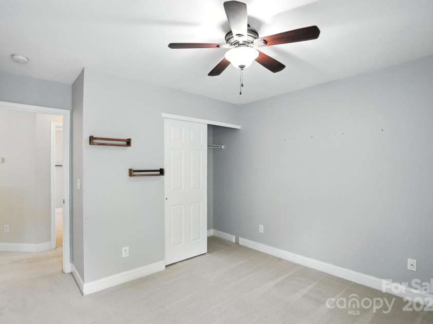 9139 Seamill Road, Charlotte, NC 28278.  MLS# CAR4279931, YatesRealty ID 27339. 