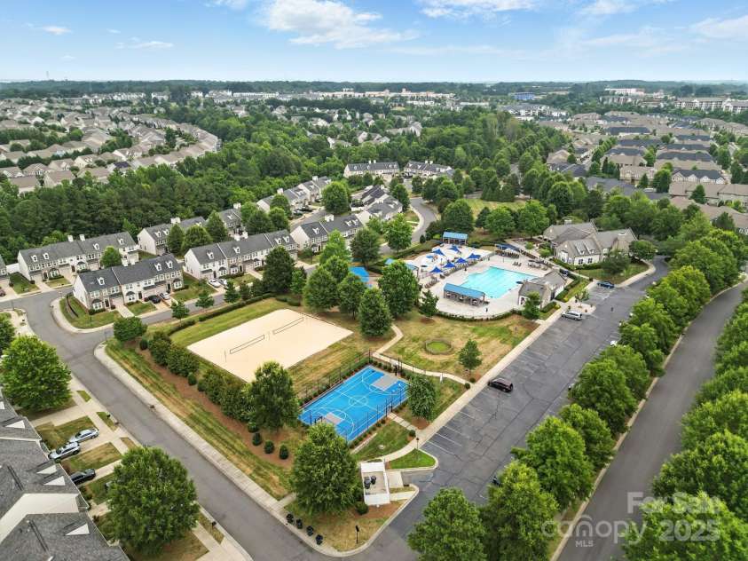 9139 Seamill Road, Charlotte, NC 28278.  MLS# CAR4279931, YatesRealty ID 27339. 