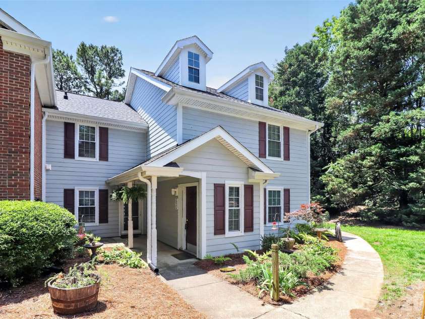 9232 Kings Canyon Drive, Charlotte, NC 28210.  MLS# CAR4380985, YatesRealty ID 27339. 