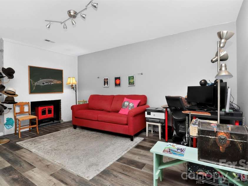 9232 Kings Canyon Drive, Charlotte, NC 28210.  MLS# CAR4380985, YatesRealty ID 27339. 