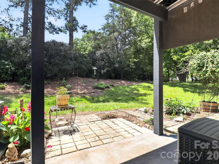 9232 Kings Canyon Drive, Charlotte, NC 28210.  MLS# CAR4380985, YatesRealty ID 27339. 