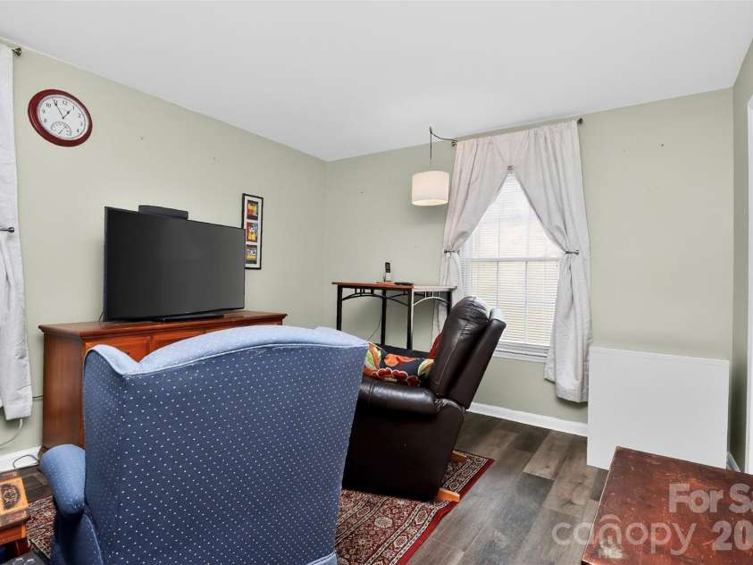 9232 Kings Canyon Drive, Charlotte, NC 28210.  MLS# CAR4380985, YatesRealty ID 27339. Front Bedroom
