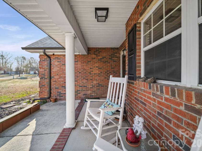 4405 Poxon Lane, Monroe, NC 28110.  MLS# CAR4335611, YatesRealty ID 2734. 