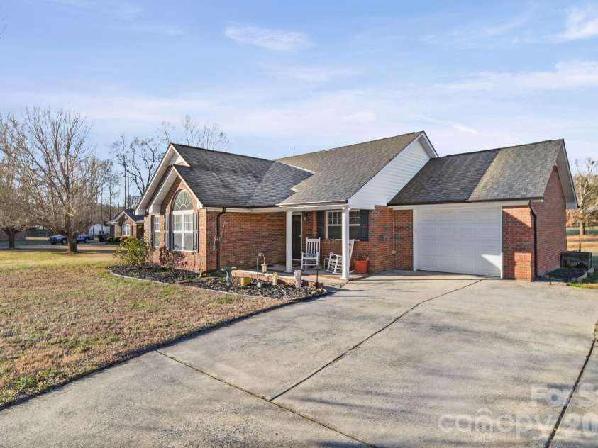 4405 Poxon Lane, Monroe, NC 28110.  MLS# CAR4335611, YatesRealty ID 2734. 