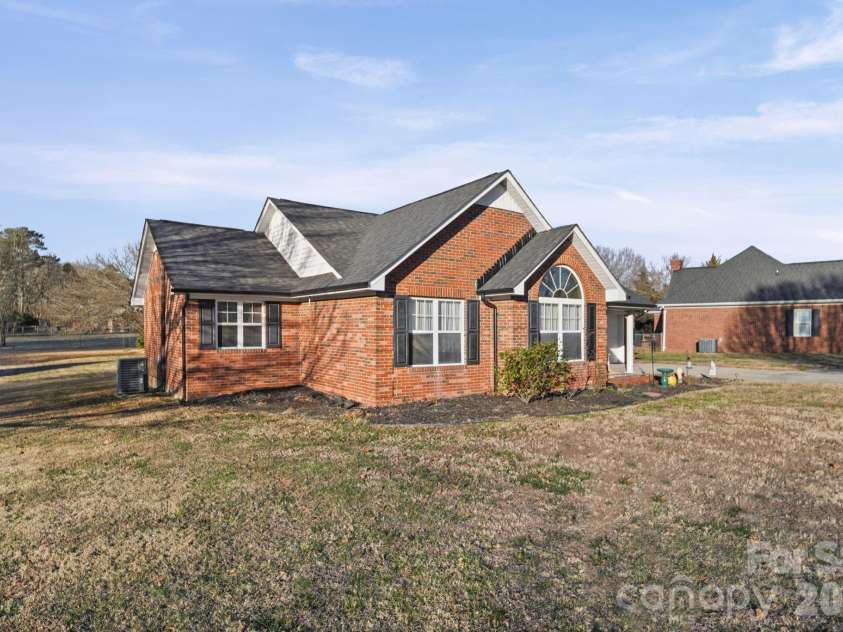 4405 Poxon Lane, Monroe, NC 28110.  MLS# CAR4335611, YatesRealty ID 2734. 