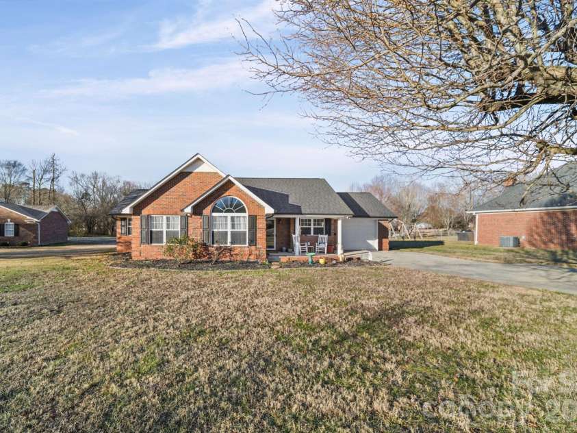 4405 Poxon Lane, Monroe, NC 28110.  MLS# CAR4335611, YatesRealty ID 2734. 