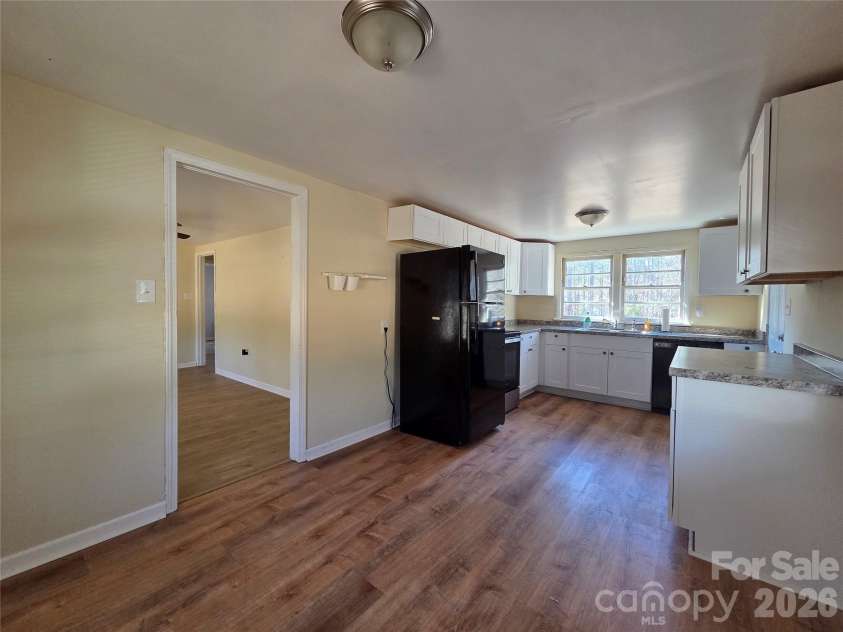 8334 Oaktree Road, Sharon, SC 29742.  MLS# CAR4344254, YatesRealty ID 2734. Kitchen