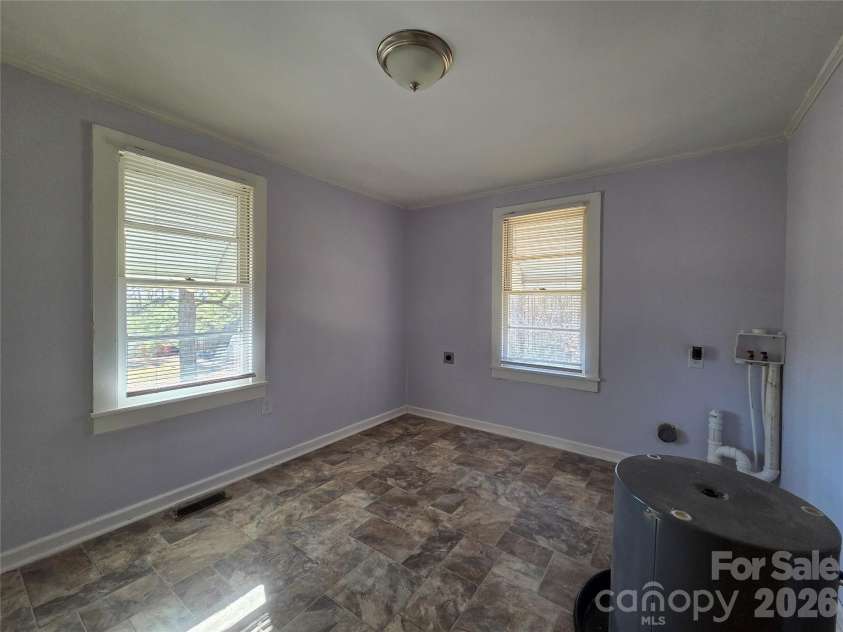 8334 Oaktree Road, Sharon, SC 29742.  MLS# CAR4344254, YatesRealty ID 2734. Laundry Room