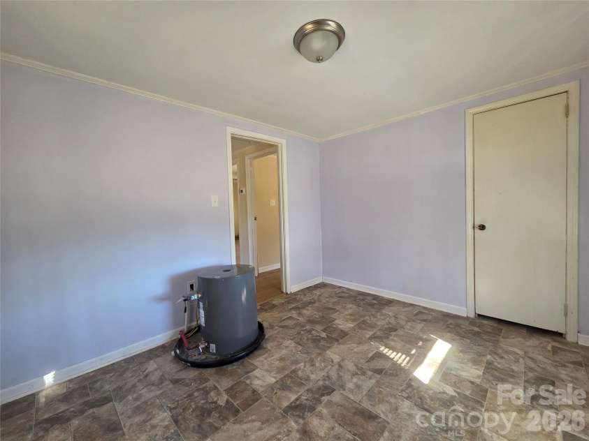 8334 Oaktree Road, Sharon, SC 29742.  MLS# CAR4344254, YatesRealty ID 2734. Laundry Room