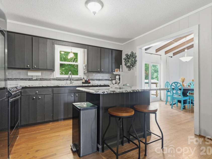 2850 Mathis Church Road, Catawba, NC 28609.  MLS# CAR4383912, YatesRealty ID 27340. Breakfast Bar