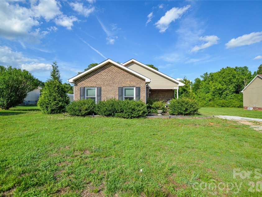 1341 Mcrae Avenue, Wadesboro, NC 28170.  MLS# CAR4388078, YatesRealty ID 27343. 