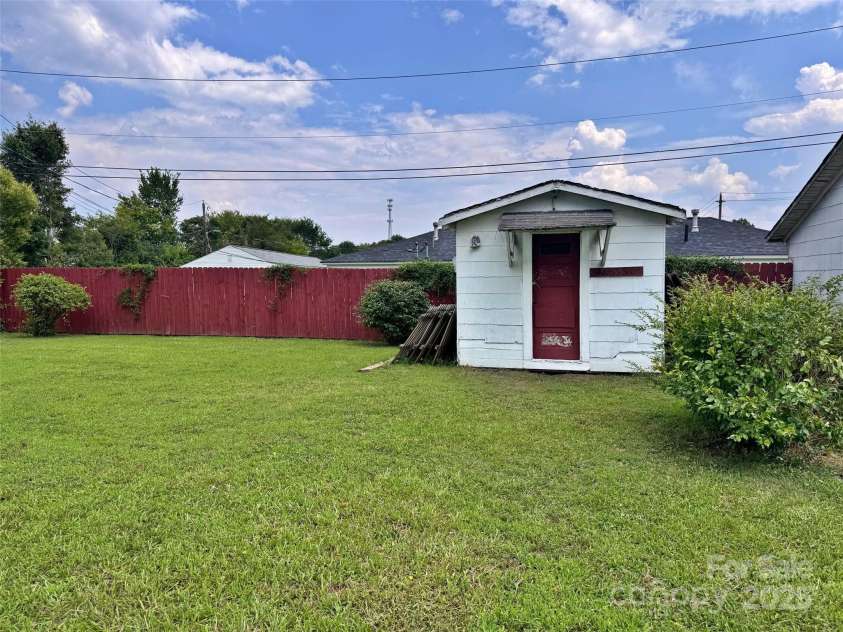 504 Brendale Drive, Chester, SC 29706.  MLS# CAR4280592, YatesRealty ID 27343. 