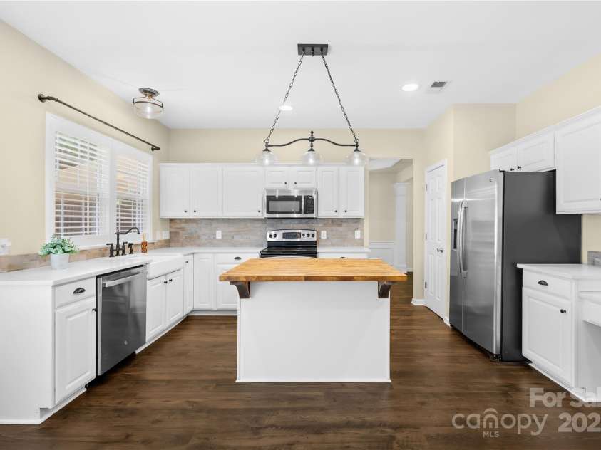 20827 Brinkley Street, Cornelius, NC 28031.  MLS# CAR4239322, YatesRealty ID 27344. 