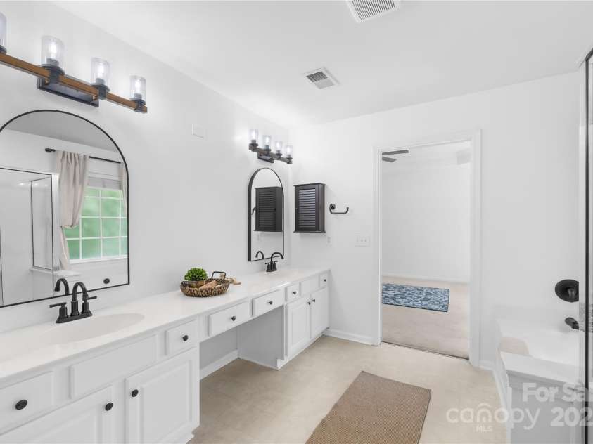 20827 Brinkley Street, Cornelius, NC 28031.  MLS# CAR4239322, YatesRealty ID 27344. 