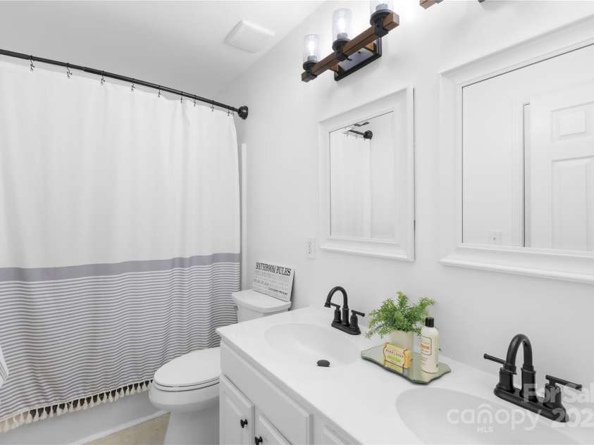 20827 Brinkley Street, Cornelius, NC 28031.  MLS# CAR4239322, YatesRealty ID 27344. Full bathroom