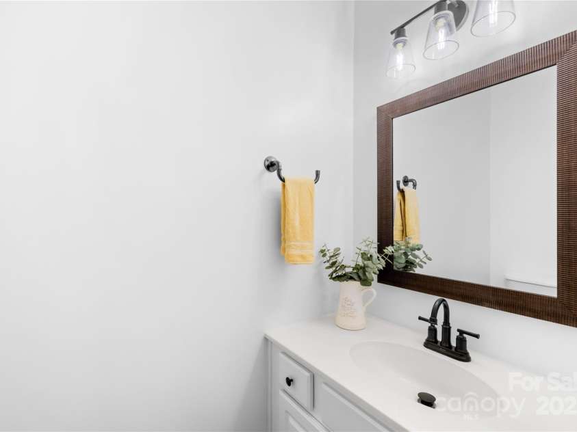 20827 Brinkley Street, Cornelius, NC 28031.  MLS# CAR4239322, YatesRealty ID 27344. Power room/Half bath
