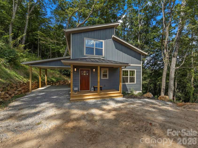 214 Aster Ridge Drive, Waynesville, NC 28786.  MLS# CAR4421869, YatesRealty ID 27344. 