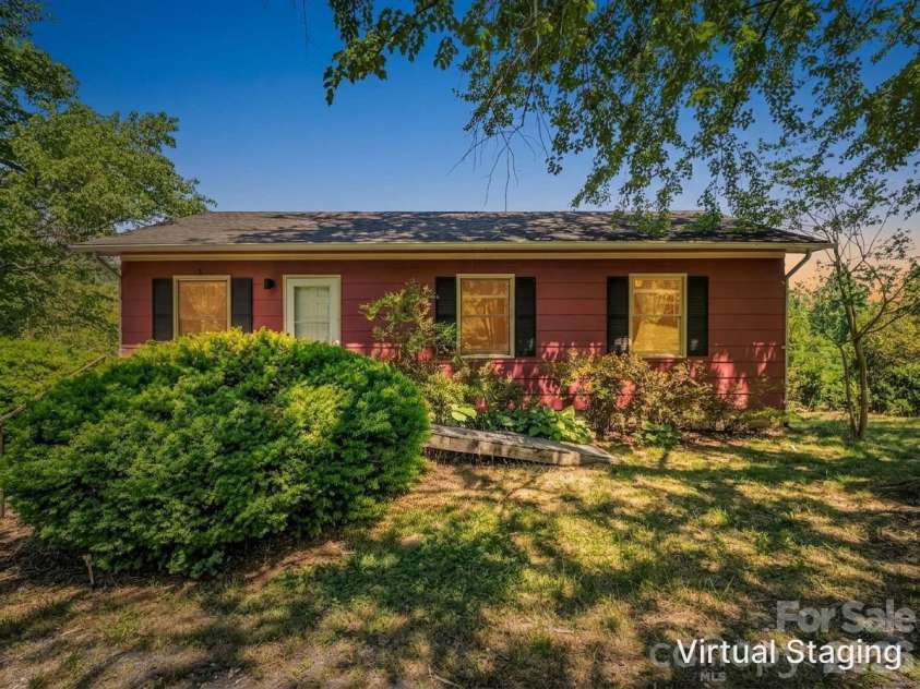 255 & 257 Crescent Street, Saluda, NC 28773.  MLS# CAR4383610, YatesRealty ID 27346. 257 Crescent St (Red House)