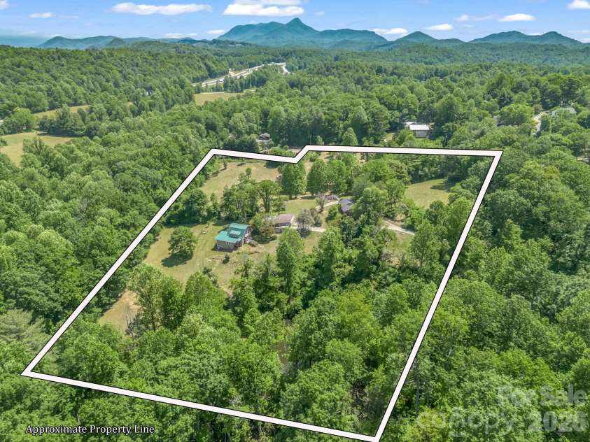 255 & 257 Crescent Street, Saluda, NC 28773.  MLS# CAR4383610, YatesRealty ID 27346. 