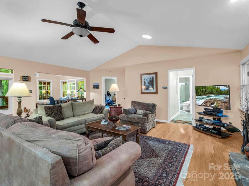 138 Ohwanteska Lane, Brevard, NC 28712.  MLS# CAR4281802, YatesRealty ID 27347. 