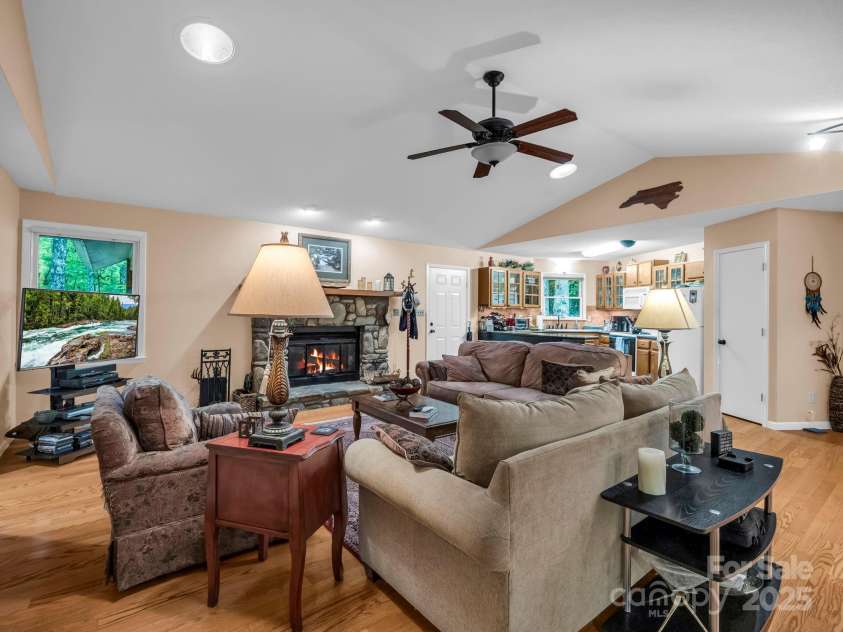 138 Ohwanteska Lane, Brevard, NC 28712.  MLS# CAR4281802, YatesRealty ID 27347. 