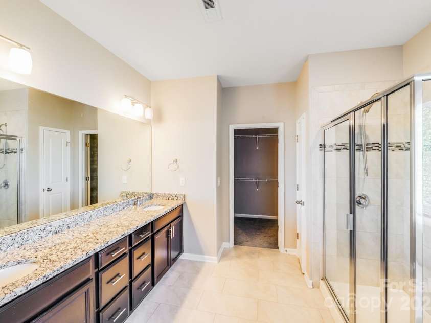 463 Hunton Forest Drive, Concord, NC 28027.  MLS# CAR4310439, YatesRealty ID 27348. 