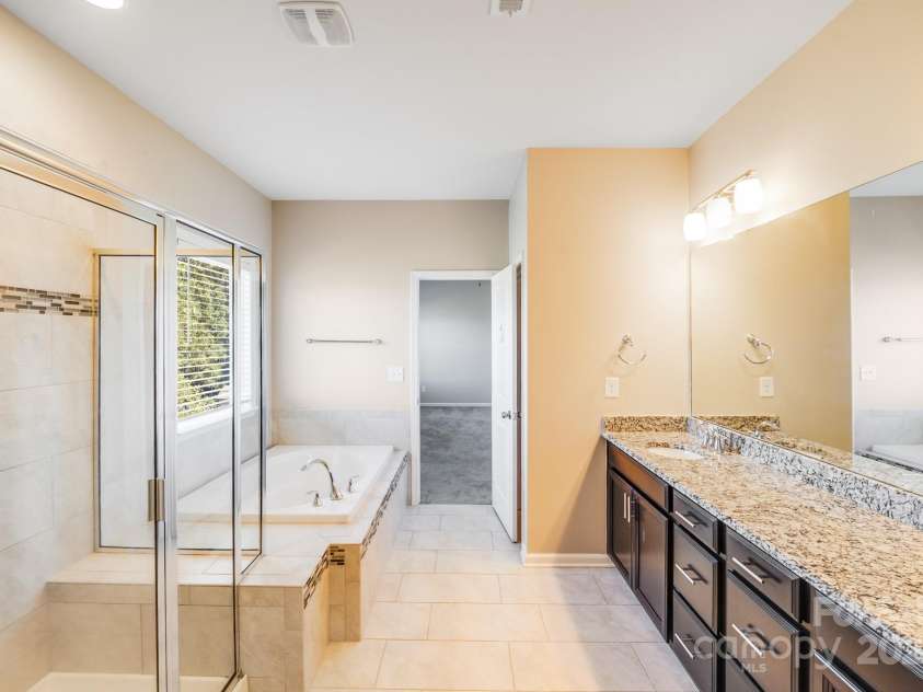 463 Hunton Forest Drive, Concord, NC 28027.  MLS# CAR4310439, YatesRealty ID 27348. 