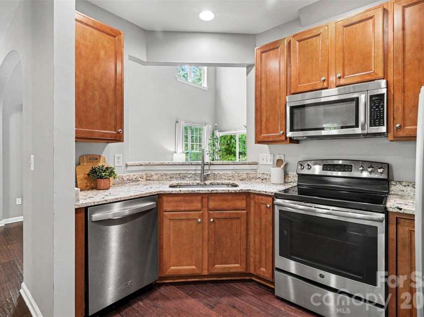 1145 Hammond Drive, Matthews, NC 28104.  MLS# CAR4386704, YatesRealty ID 27349. 