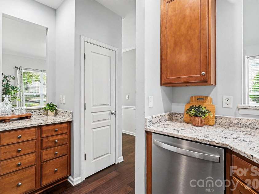 1145 Hammond Drive, Matthews, NC 28104.  MLS# CAR4386704, YatesRealty ID 27349. 