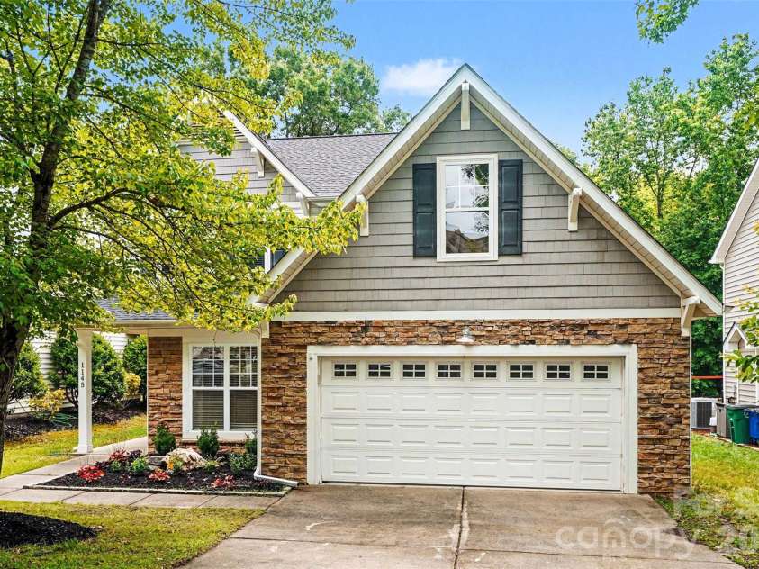 1145 Hammond Drive, Matthews, NC 28104.  MLS# CAR4386704, YatesRealty ID 27349. 