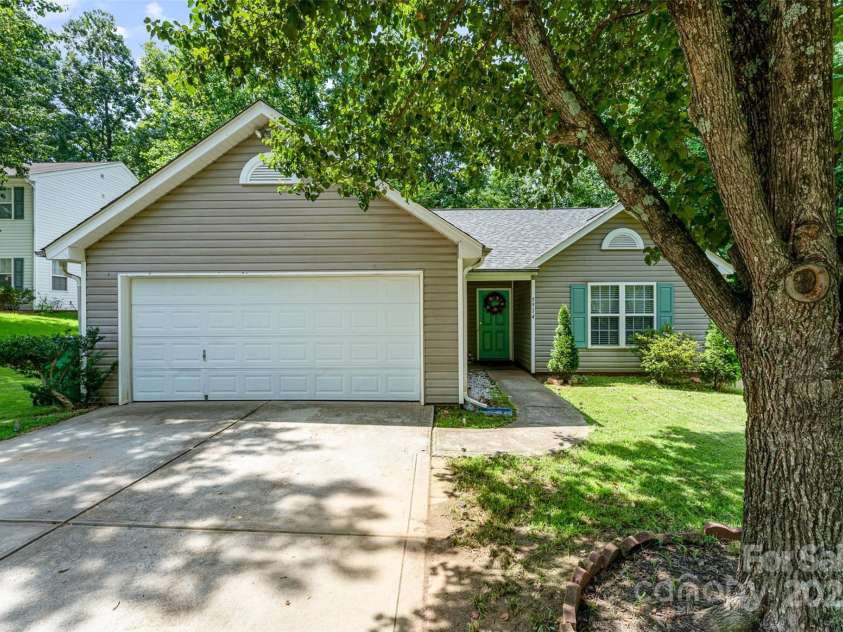 5914 Redding Road, Charlotte, NC 28216.  MLS# CAR4274290, YatesRealty ID 27349. 